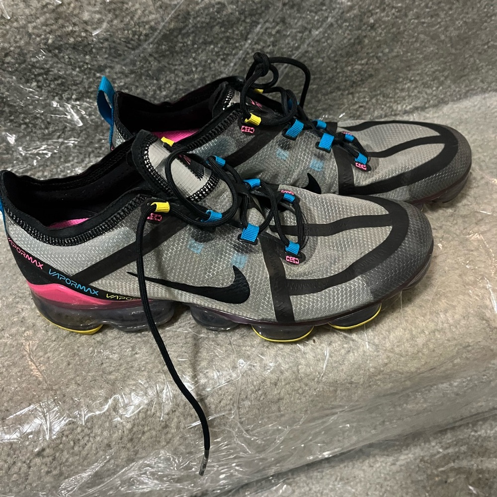 Nike Vapormax Gray and Black Sneakers. Men 9.5 women 11 or 10.5